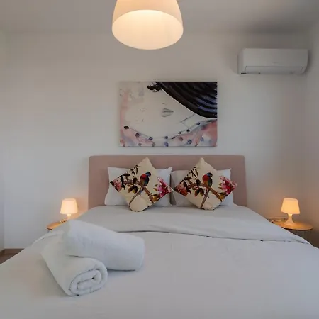 Harmonia 2-br In Livadia