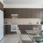 Harmonia 2-br In Livadia *
