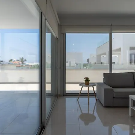 Апартаменти Harmonia 2-br In Livadia