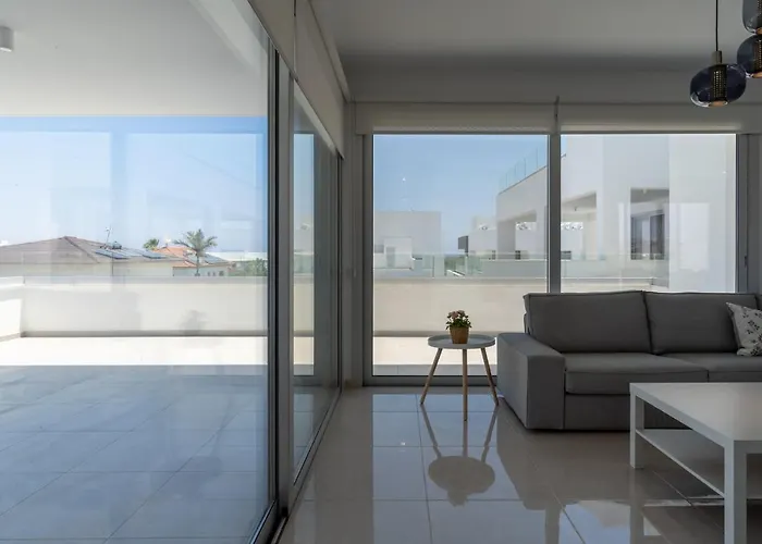 Апартаменти Harmonia 2-br In Livadia