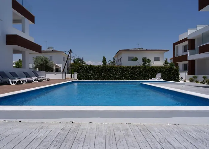 Harmonia 2-br In Livadia Апартаменти